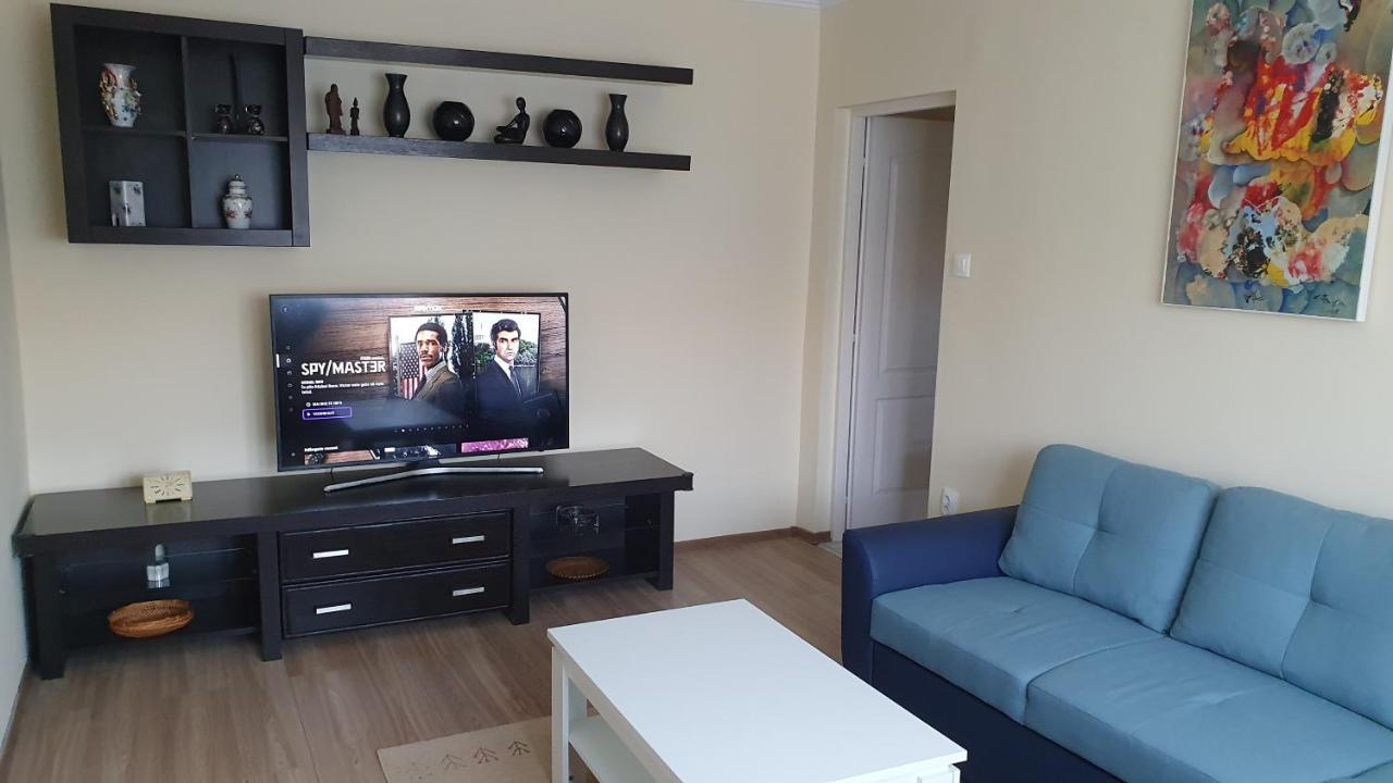 Ferienwohnung Apartament Estera Oradea Exterior foto