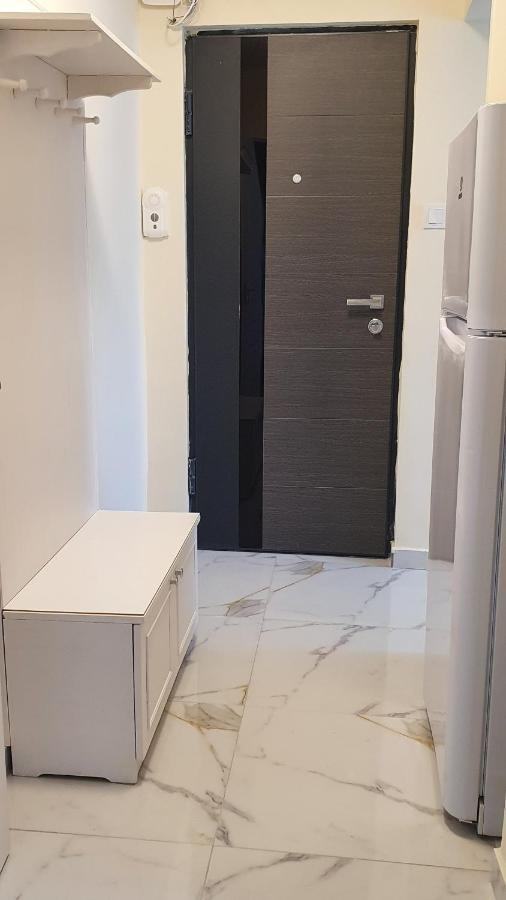 Ferienwohnung Apartament Estera Oradea Exterior foto